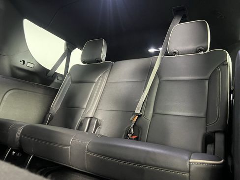 Used 2023 Chevrolet Suburban Premier image 26