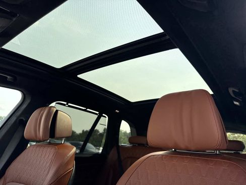 Used 2025 BMW X5 M60i AWD/4WD image 4