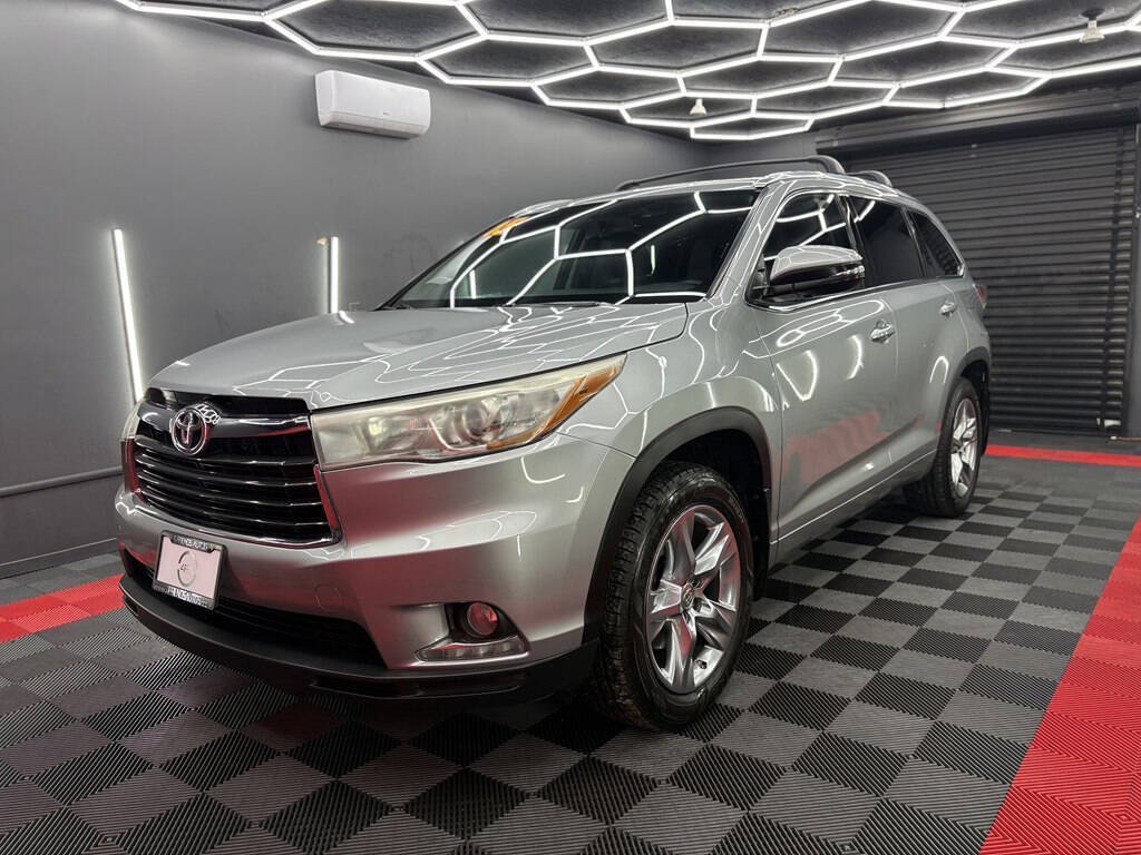 Used 2015 Toyota Highlander Limited AWD/4WD image 1