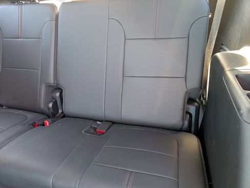 Used 2023 Chevrolet Traverse RS image 10