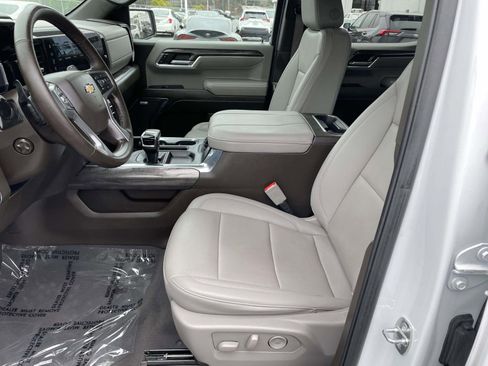 Used 2024 Chevrolet Silverado 1500 LTZ image 23