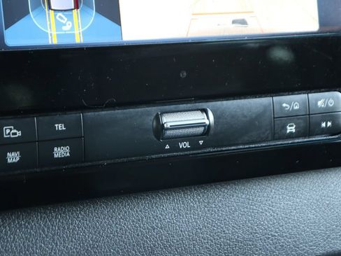 Used 2025 Mercedes-Benz Sprinter 2500 image 33