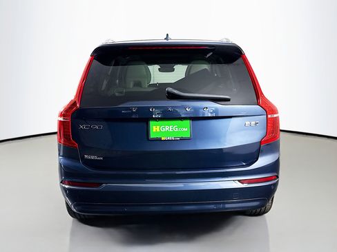 Used 2023 Volvo XC90 B5 Core w/ Protection Package AWD/4WD image 8