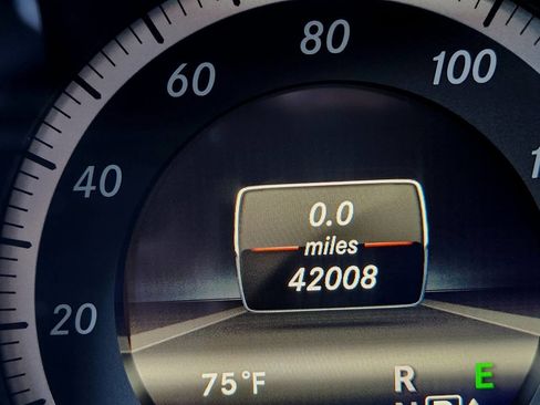 Used 2013 Mercedes-Benz E 350 4MATIC Sedan image 7