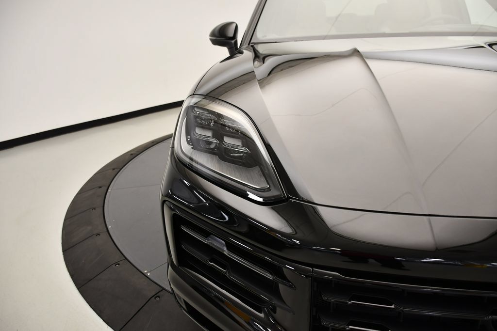 Certified 2025 Porsche Cayenne E-Hybrid Coupe AWD/4WD image 15