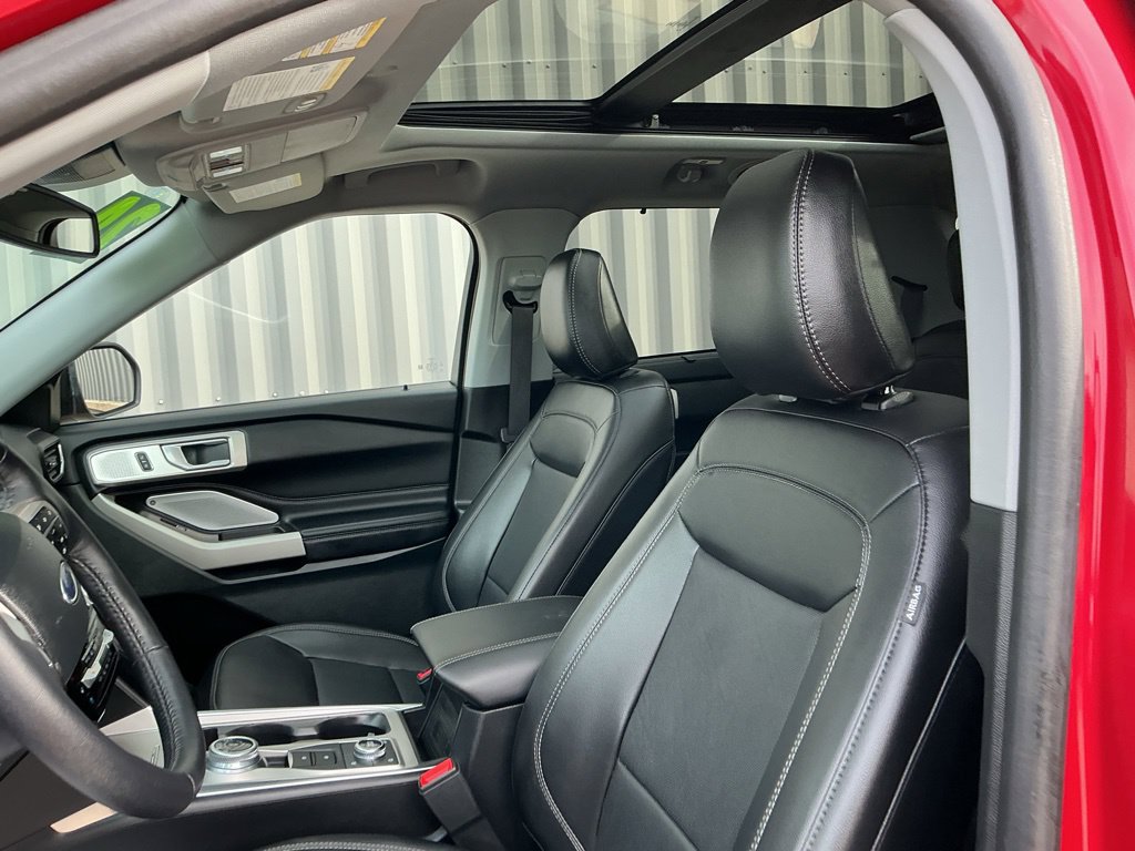 Used 2024 Ford Explorer Limited w/ Limited Technology Package AWD/4WD image 10
