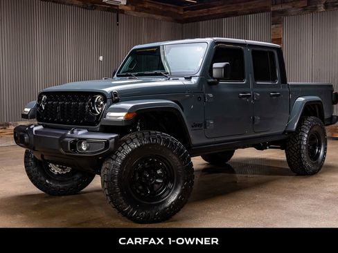 Used 2025 Jeep Gladiator Willys image 5
