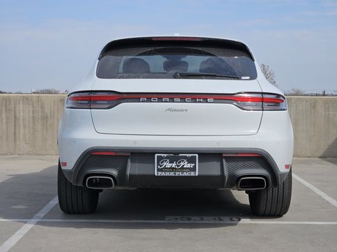 Certified 2025 Porsche Macan image 7