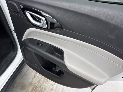 Used 2023 Jeep Compass Limited w/ Sun and Sound Group image 38