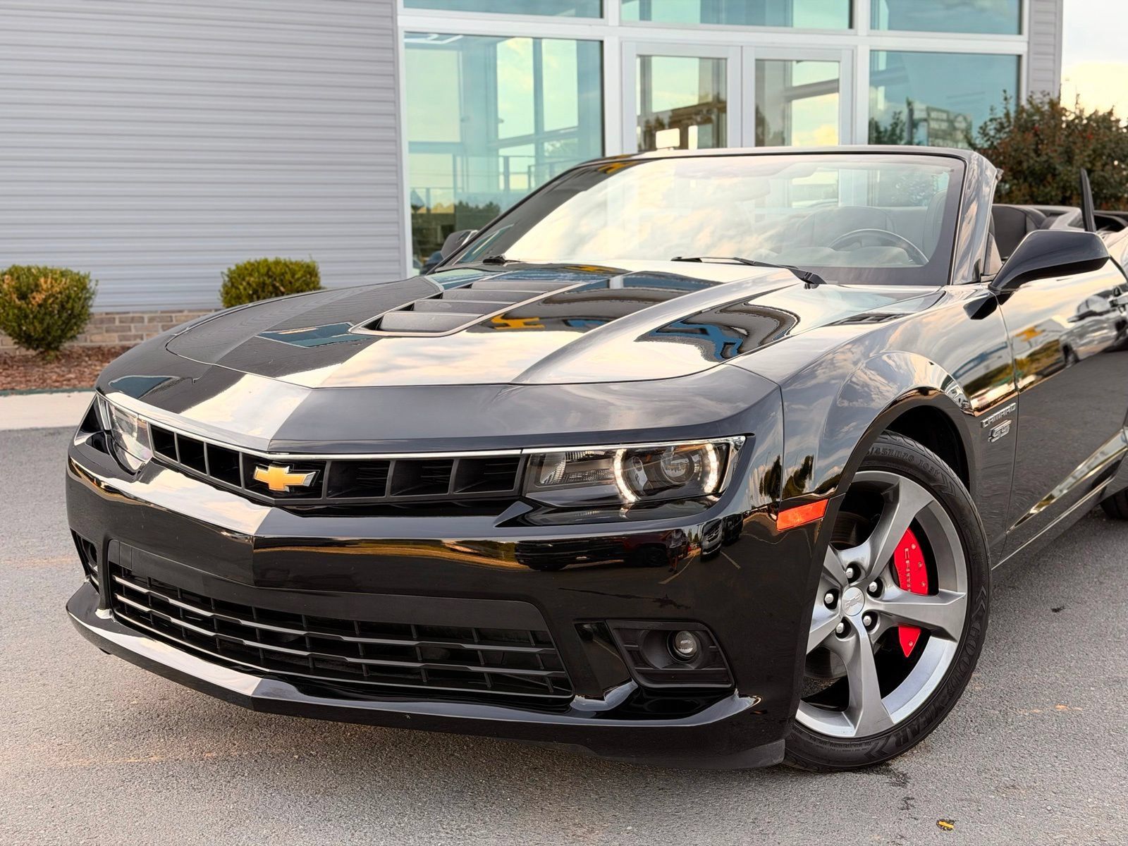 Used 2014 Chevrolet Camaro SS w/ RS Package RWD image 5