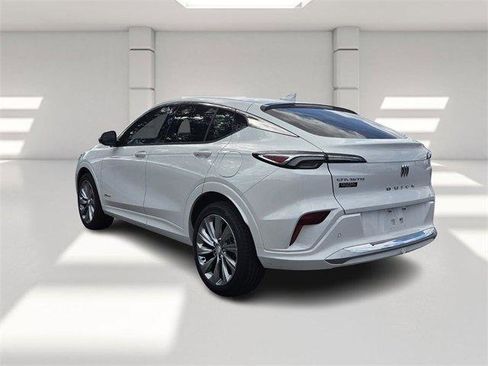 Used 2026 Buick Envista Avenir image 3