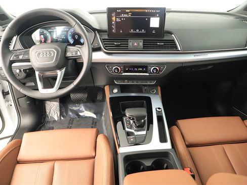 Used 2025 Audi Q5 Prestige w/ Prestige Package image 18