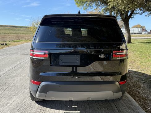 Used 2017 Land Rover Discovery First Edition image 14