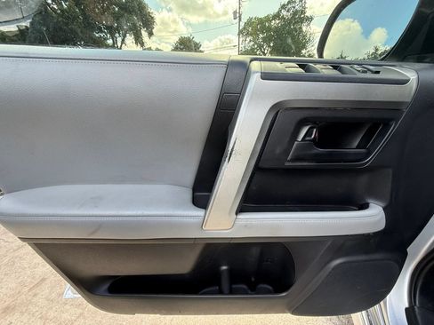 Used 2011 Toyota 4Runner SR5 AWD/4WD image 18