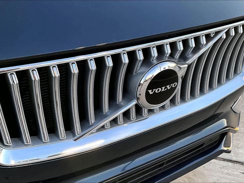 Used 2024 Volvo XC90 B5 Core w/ Protection Package Premier image 31