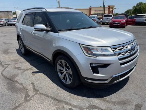 Used 2018 Ford Explorer Limited FWD image 13