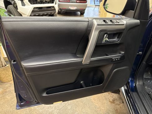 Used 2022 Toyota 4Runner Limited image 27