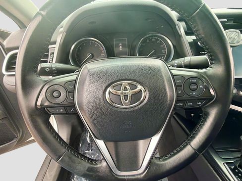 Used 2018 Toyota Camry SE w/ Moonroof Package image 18