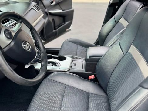 Used 2014 Toyota Camry SE image 13