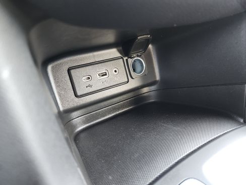 Used 2021 Chevrolet Equinox LT FWD image 9