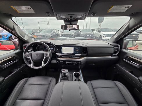 Used 2024 Chevrolet Silverado 1500 LT Trail Boss w/ Convenience Package II image 27