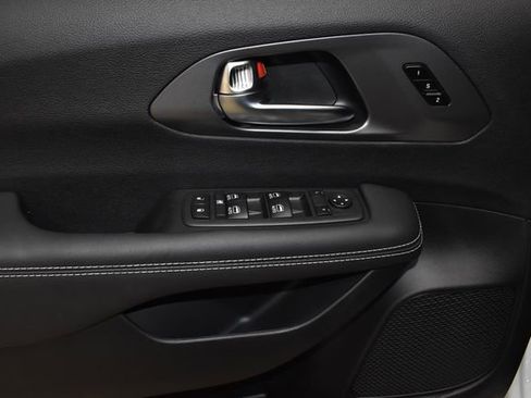 New 2026 Chrysler Pacifica Select image 27