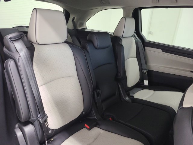 Used 2026 Honda Odyssey Elite image 16