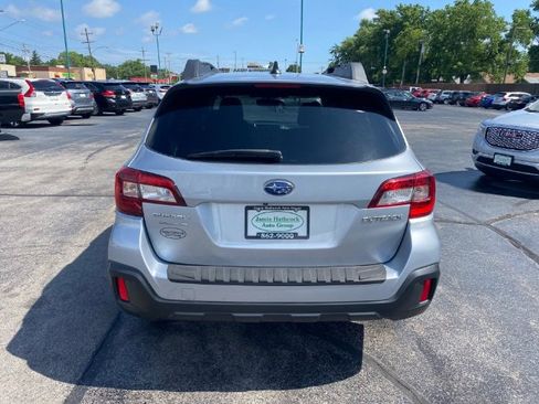 Used 2019 Subaru Outback 2.5i Premium image 7