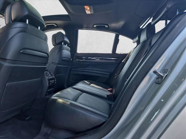 Used 2013 BMW 750i RWD image 19