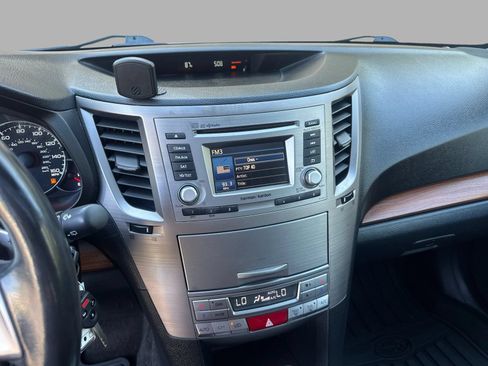 Used 2014 Subaru Outback 3.6R Limited w/ Moonroof Package AWD/4WD image 18