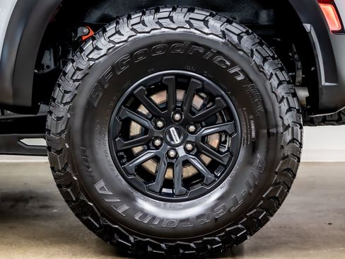 Used 2025 Ford F150 Raptor AWD/4WD image 38