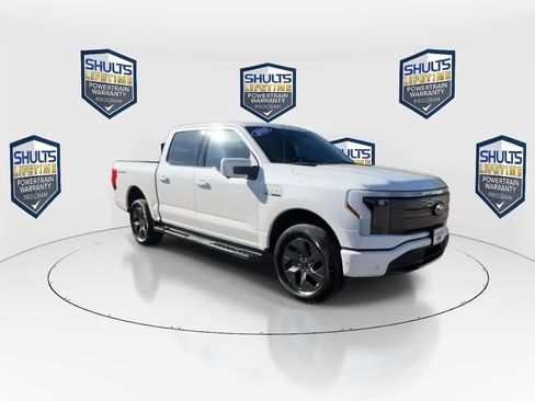 Used 2022 Ford F150 Lightning Lariat image 3