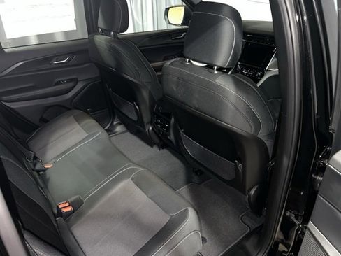 New 2025 Jeep Grand Cherokee Laredo X w/ Luxury Tech Group I image 19