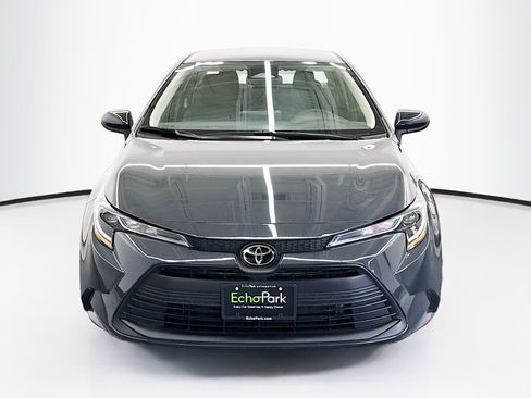 Used 2025 Toyota Corolla LE FWD image 2