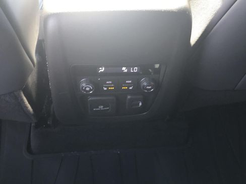 Used 2023 Buick Enclave Premium AWD/4WD image 36