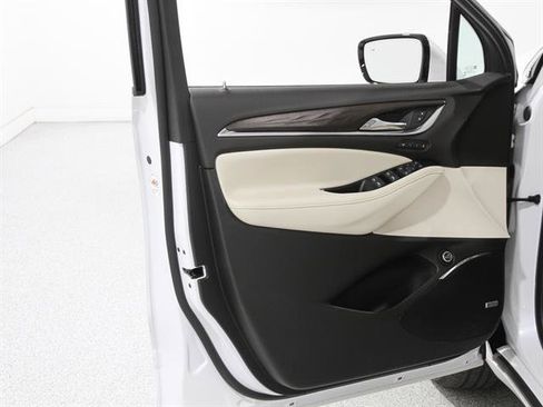 Used 2022 Buick Enclave Avenir w/ Avenir Technology Package image 4