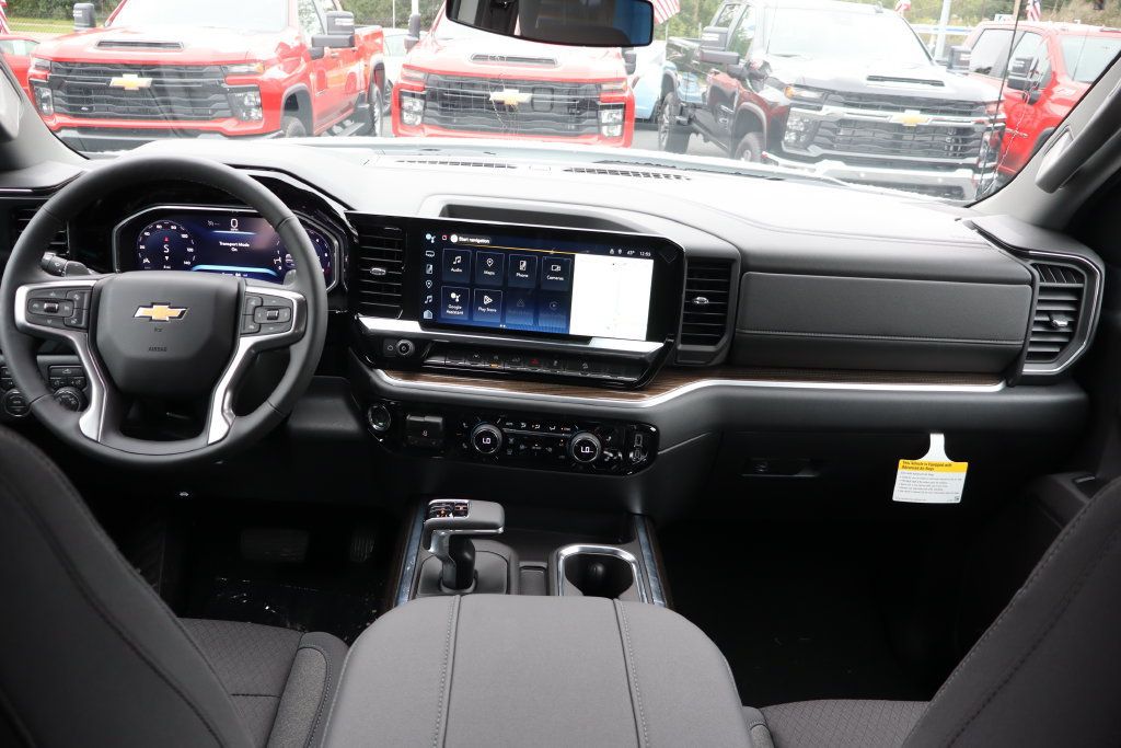 New 2026 Chevrolet Silverado 1500 LT w/ Z71 Off-Road Package AWD/4WD image 18