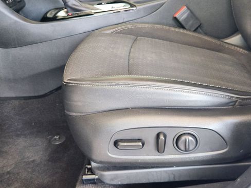 Used 2020 Buick Encore GX Select image 24