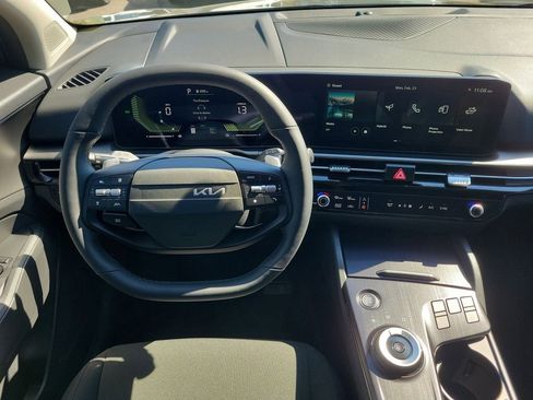 New 2026 Kia Sportage LX image 18