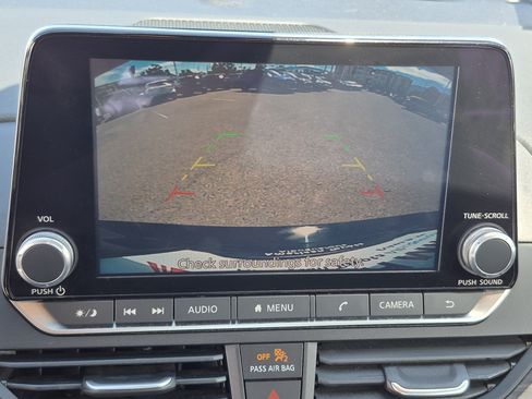 Used 2024 Nissan Altima 2.5 SV FWD image 30