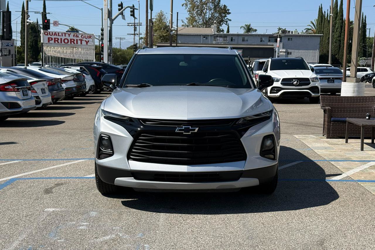 Used 2020 Chevrolet Blazer LT w/ Midnight/Sport Edition FWD image 3