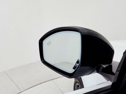 New 2025 Land Rover Range Rover Evoque S image 23