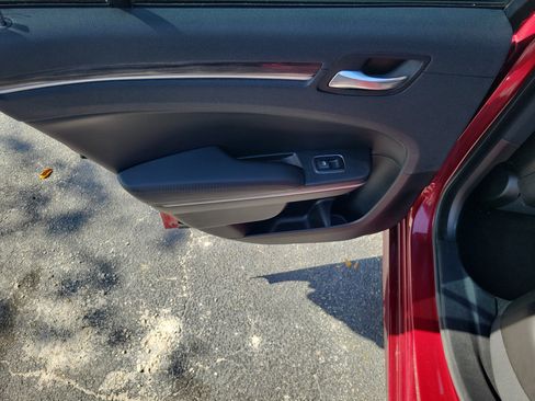 Used 2021 Chrysler 300 Touring L RWD image 16