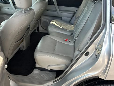 Used 2013 Toyota Highlander FWD image 5