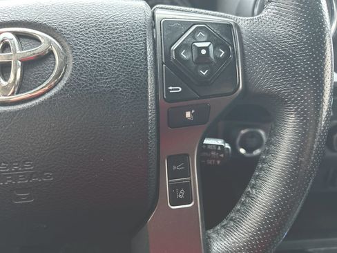 Used 2021 Toyota Tacoma TRD Off-Road RWD image 17