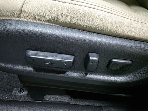 Used 2016 Honda CR-V Touring image 17