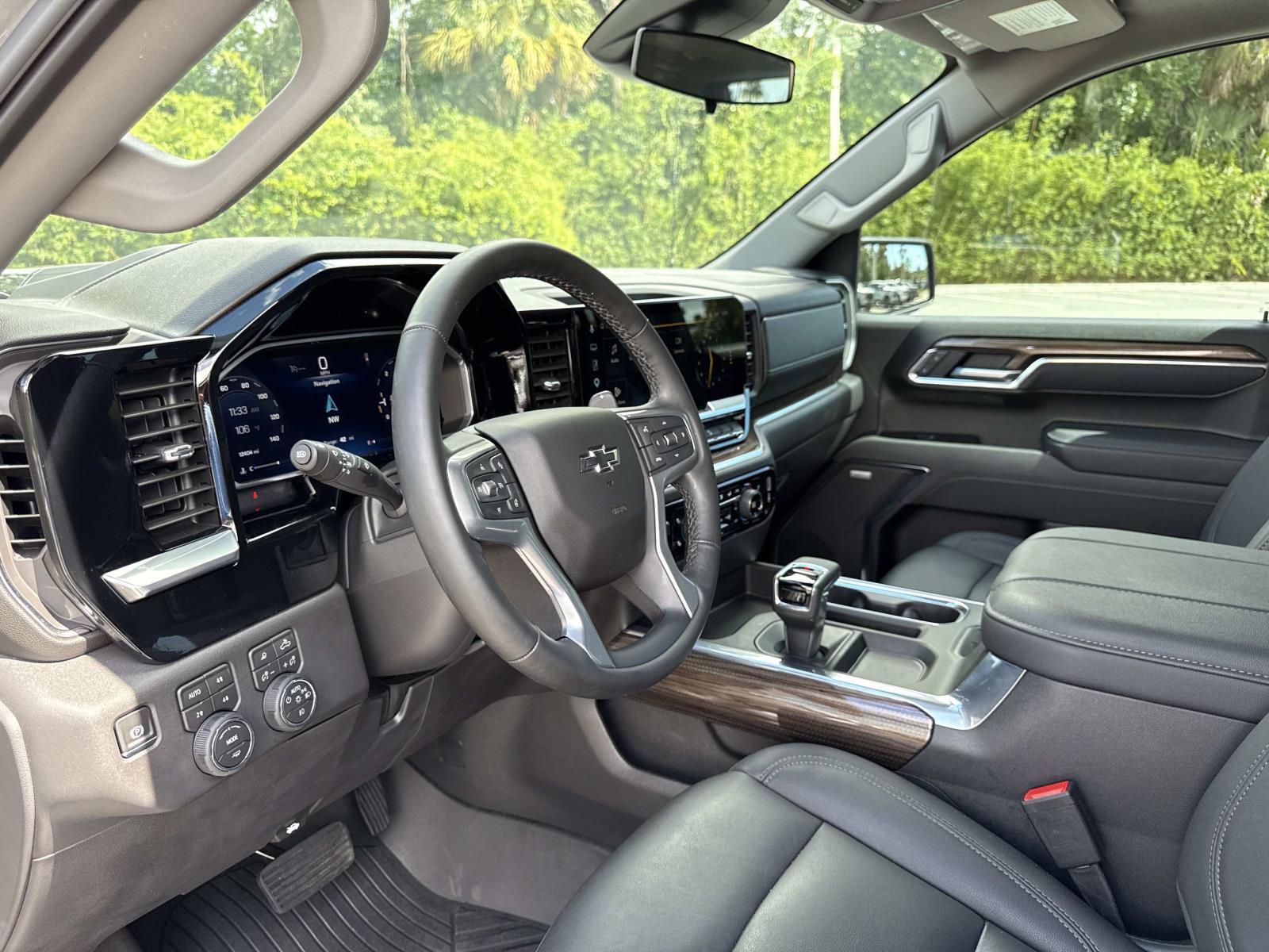 Used 2026 Chevrolet Silverado 1500 LT Trail Boss w/ LT Trail Boss Premium Package AWD/4WD image 21