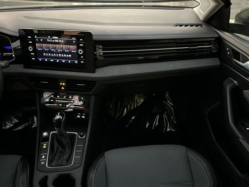 Used 2025 Volkswagen Jetta SE image 35