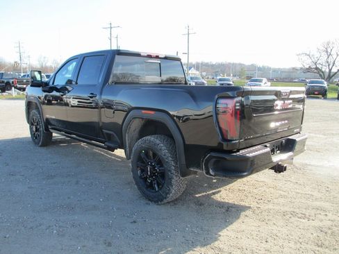 New 2026 GMC Sierra 2500 AT4 w/ AT4 Premium Plus Package image 8