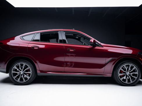 Used 2025 BMW X6 xDrive40i w/ Executive Package image 36